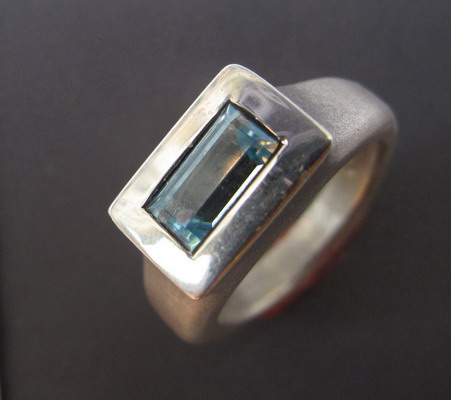 Ring mit Aquamarin