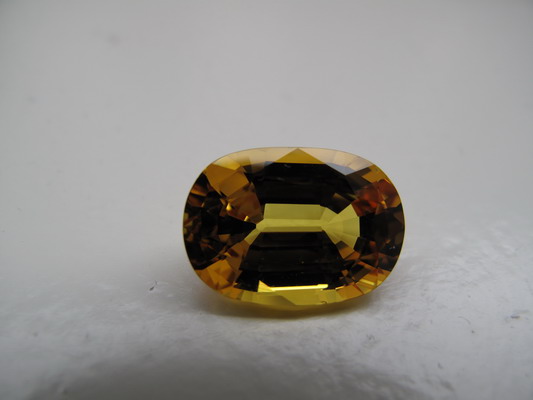 gelber Saphir (10,72 cts.)